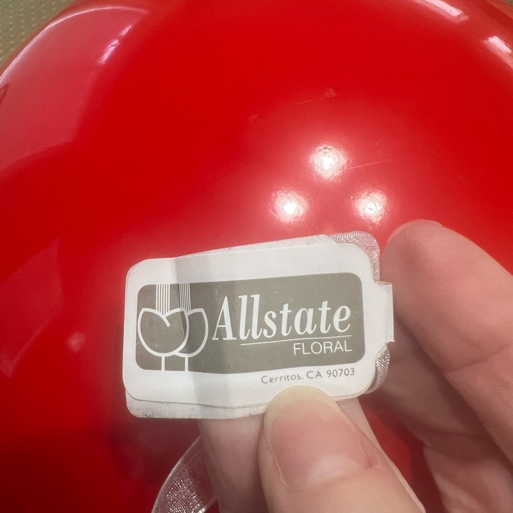14” Red Kisses Ceramic Balloon - Picture 8 of 9
